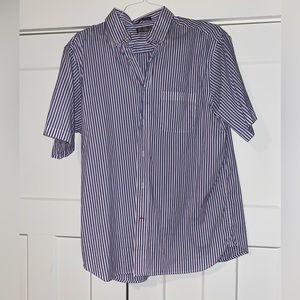 Short sleeve button down